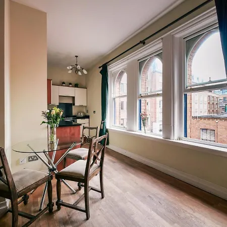 Charming In A Super 2 Location Apartament *