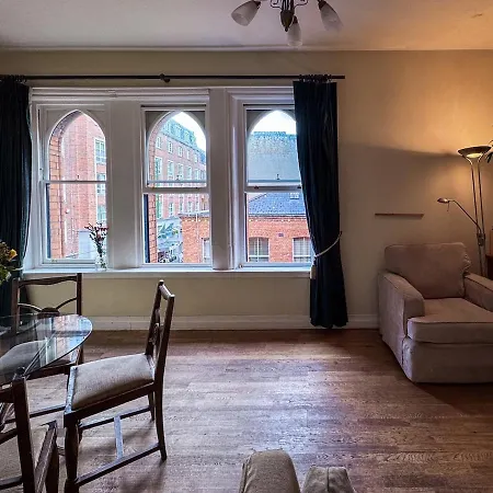 Charming In A Super 2 Location Apartament