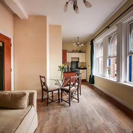 Charming In A Super 2 Location Apartament *